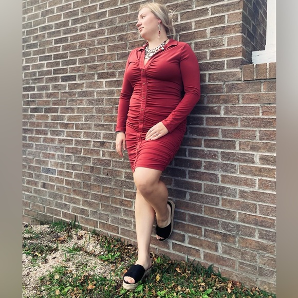 Renee C Made in USA Ruched Dress - Picture 2 of 2